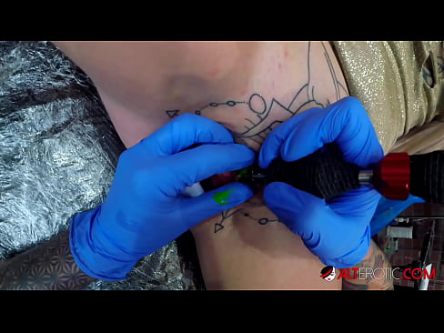 ❤️ Äärimmäisen tatuoitu hottie Sully Savage sai tatuoinnin klitorikseen Laadukas porno at us fi.passionfeverspot.ru ❌❤